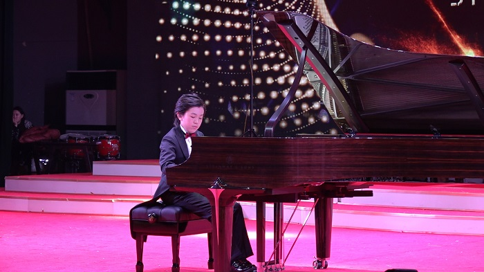 琴有独钟！济宁少年小小年纪举办首场个人钢琴音乐会