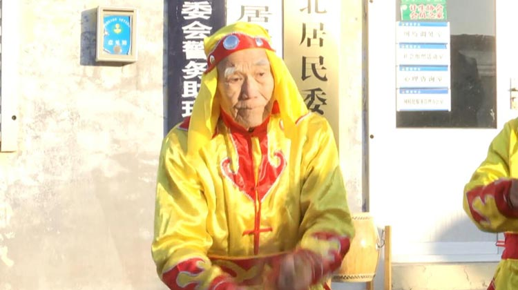 28秒|滨州：80高龄传承人备战锣鼓绝技 只为给父老乡亲带去春节“文化大餐”