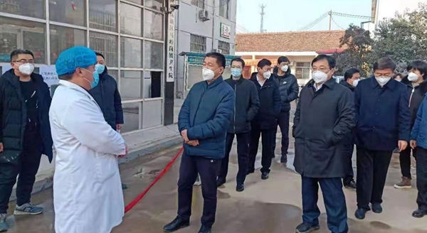 菏泽高新区管委会主任李永辉现场调度疫情防控工作