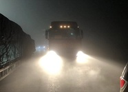 75秒 | 上午10点 因浓雾休整的山东援助武汉运送蔬菜车队重新出发 继续返程