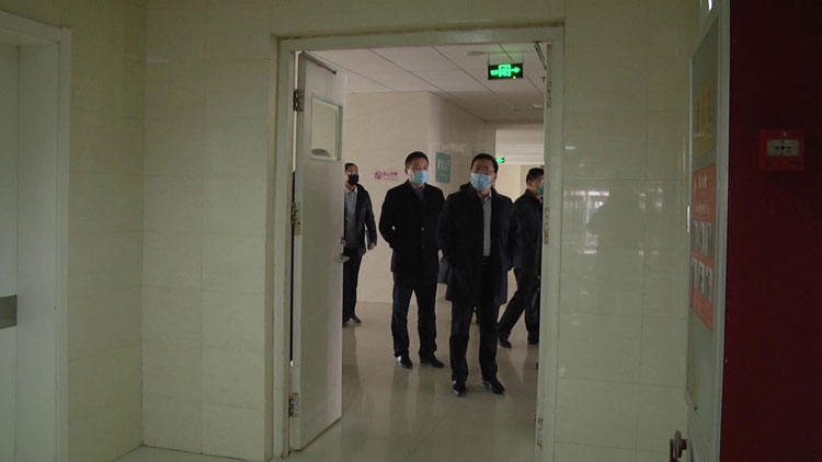 潍坊峡山区党工委书记李华刚现场调度新型冠状病毒感染的肺炎疫情防控工作