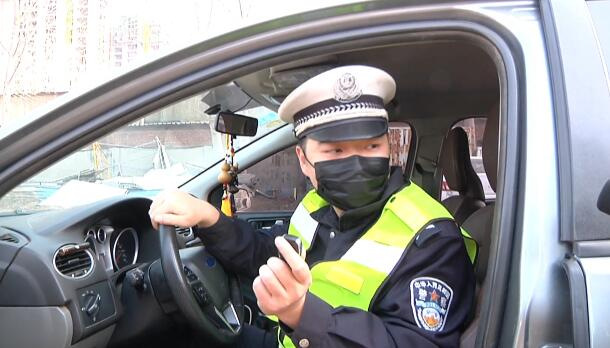 37秒丨为寻刺激改装车辆 潍坊诸城街头一男子“炸街”被抓