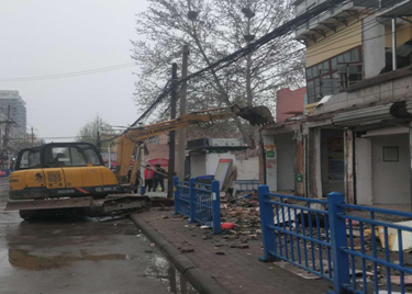 乱搭乱建！聊城城区育新街14处违法建设被依法拆除