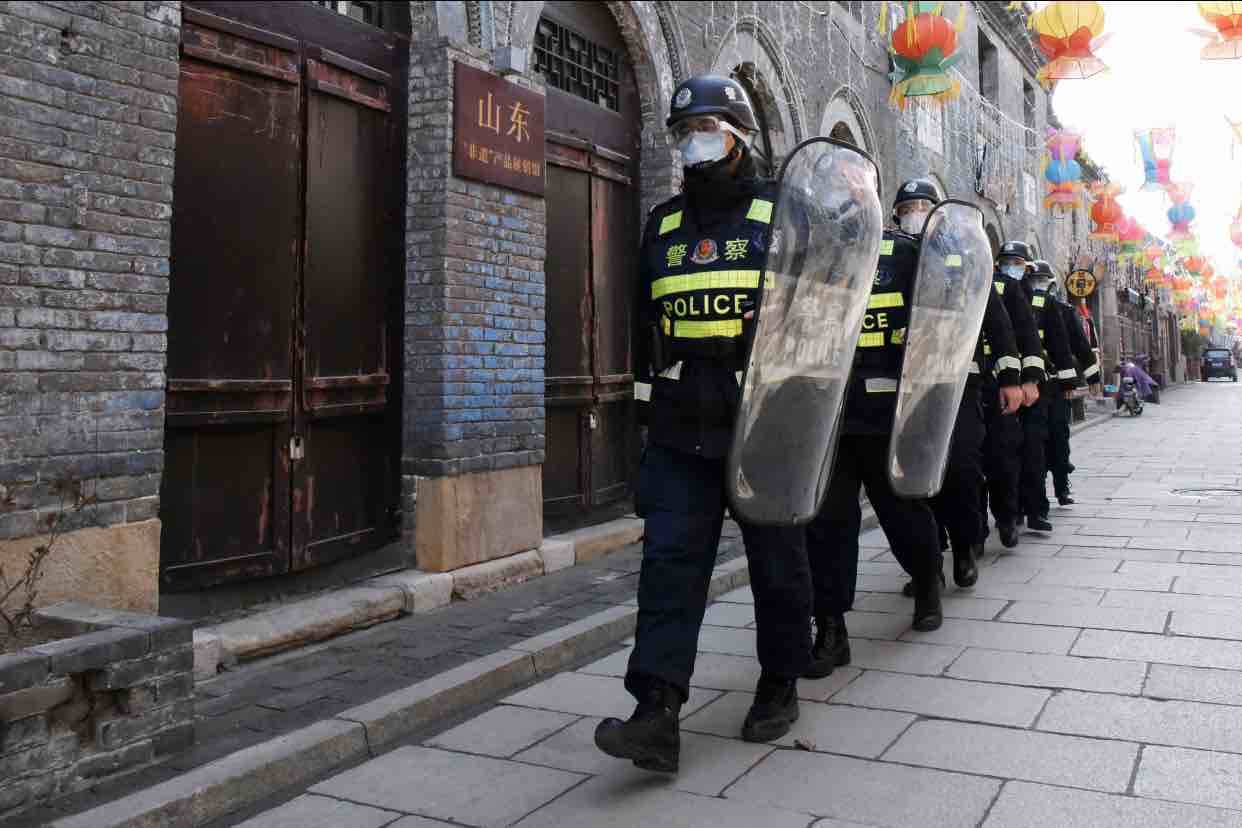 每天投放警力2100余人次 淄博公安全员上阵全力做好清明节安保工作