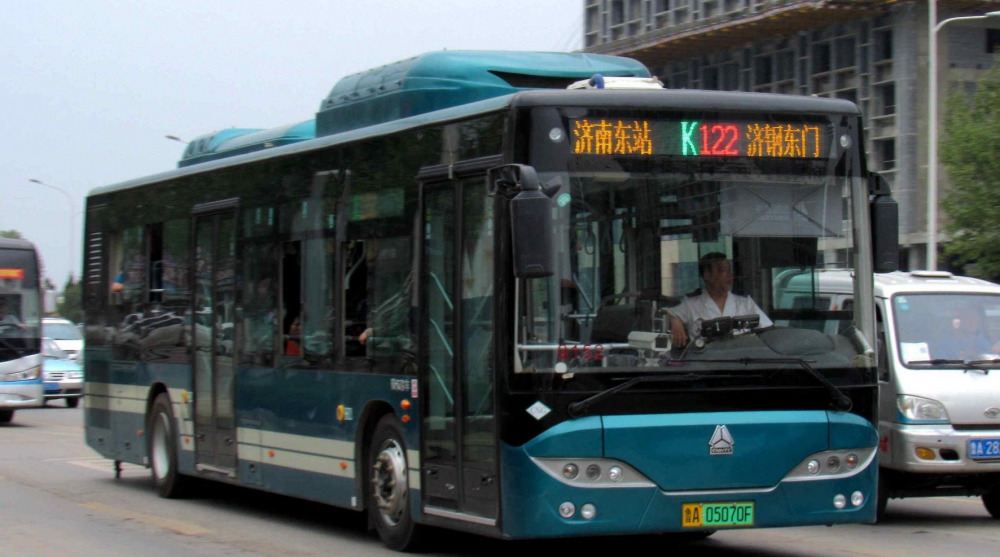 24小时公交、定制公交……济南公交获评民主评议市属企业类第一名