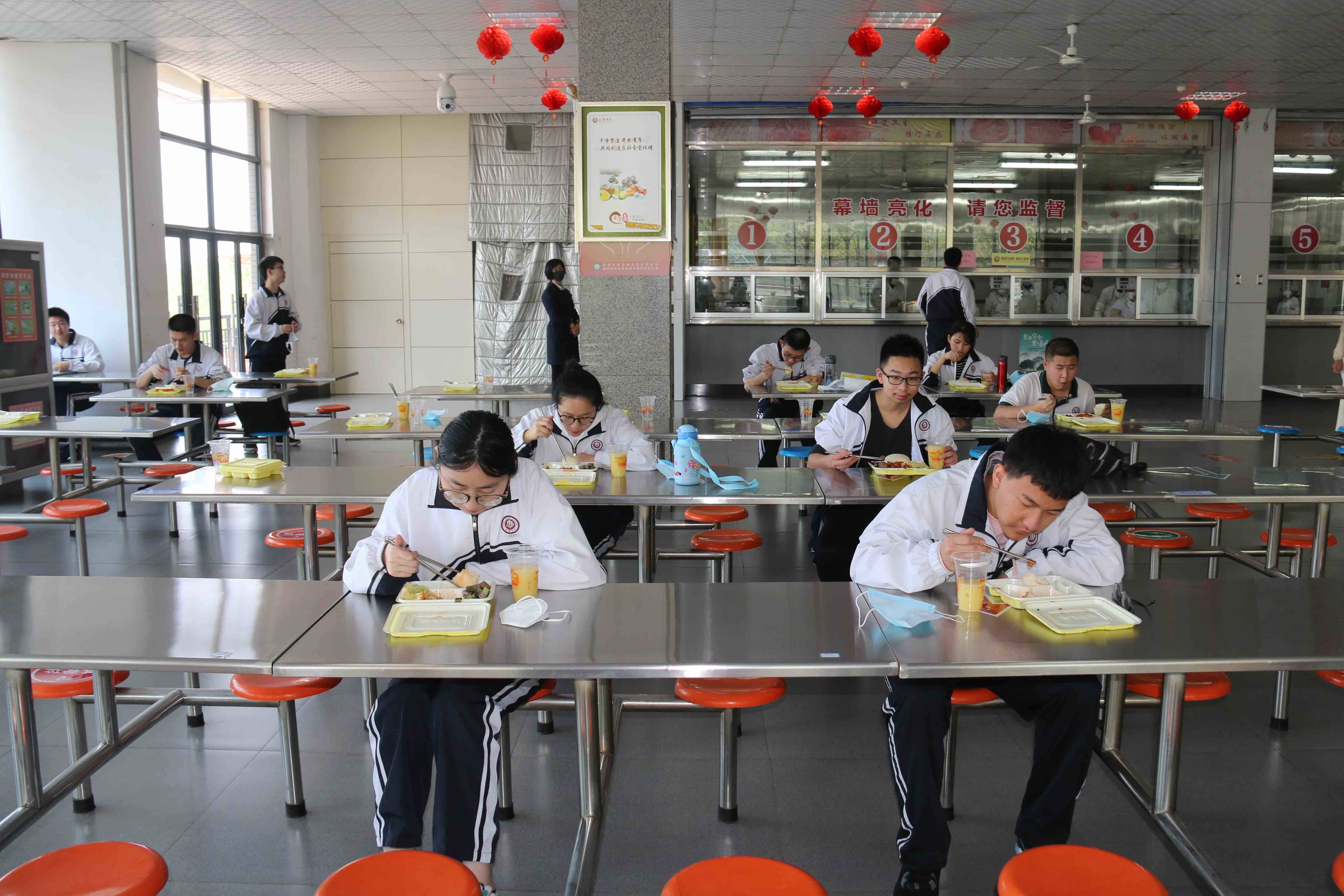 学生在校吃的安全吗？淄博市场监督管理局严把“入口关”保障舌尖安全
