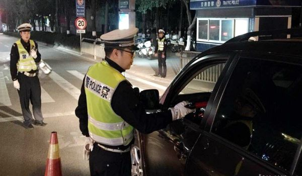 济宁市严重交通违法名单曝光 50名驾驶员上“黑榜”