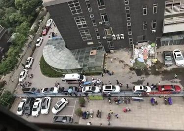 聊城茌平首例高空抛物案宣判！被告人从14楼向下扔杂物被判刑一年半