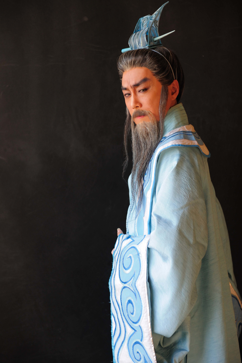 中国宋代文坛上两位最杰出的词人均出自于济南,一位是号为易安居士的