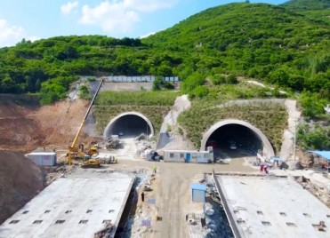 48秒丨大地隧道主体完工 6月底济泰高速北段将具备通车条件