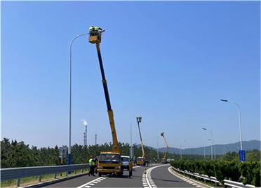 威海環翠區有序推進路燈升級改造  為市民照亮安全溫暖回家路