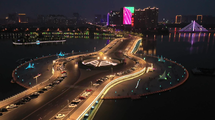 48秒航拍看滨州中海夜景市民消夏好去处