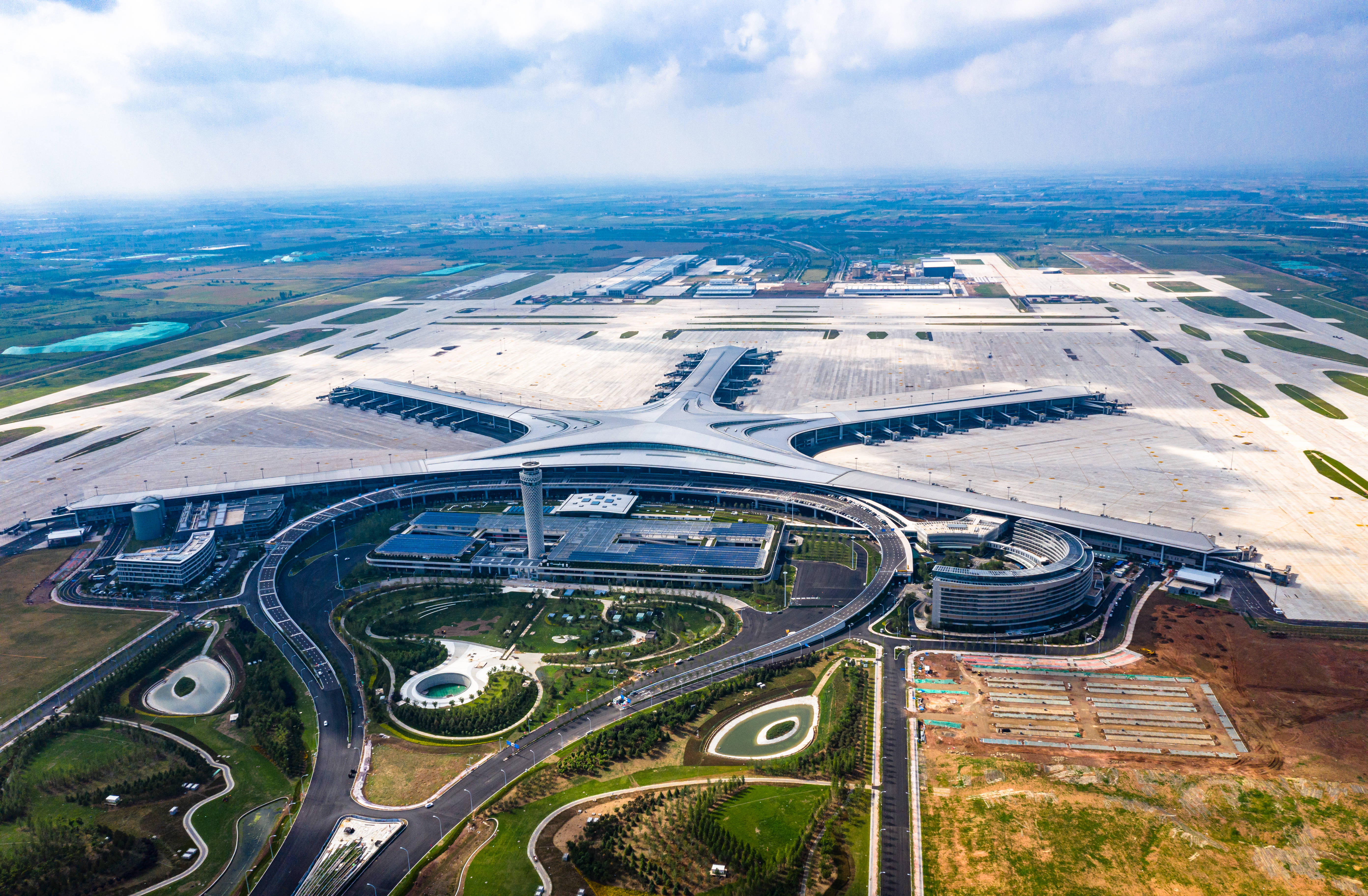 青岛胶东国际机场竣工  启动转场准备工作