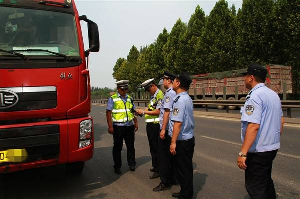 7月23日起邹城市超限检测站引导设施系统启用 过往货车司机注意