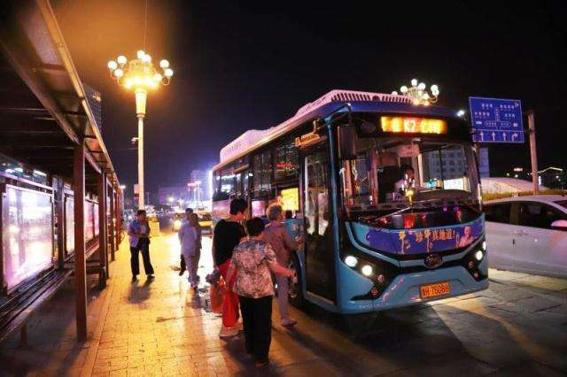 济宁优化公交建设 年内设置4条公交专用道