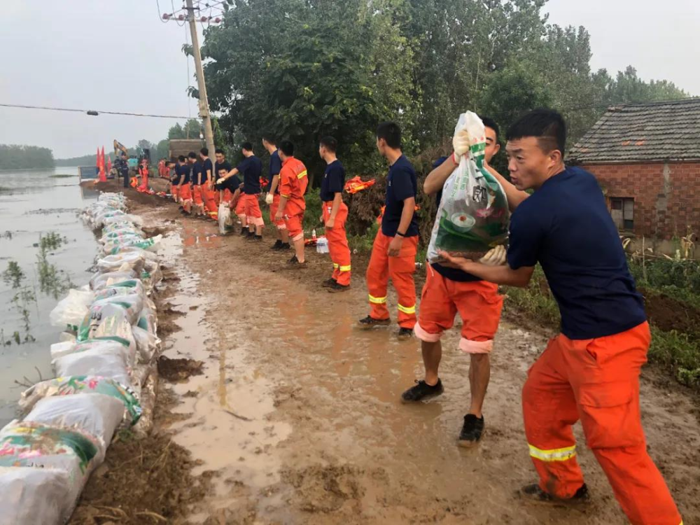 驰援！跨区域增援首日 山东消防营救滁州被困群众127人