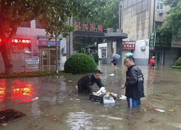 因道路积水严重，聊城冠县公交车已暂时停运