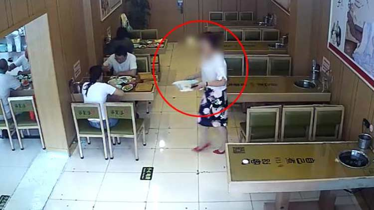 40秒丨滨州市民吃自助水饺20元押金卡被“顺走” 监控拍下这一幕