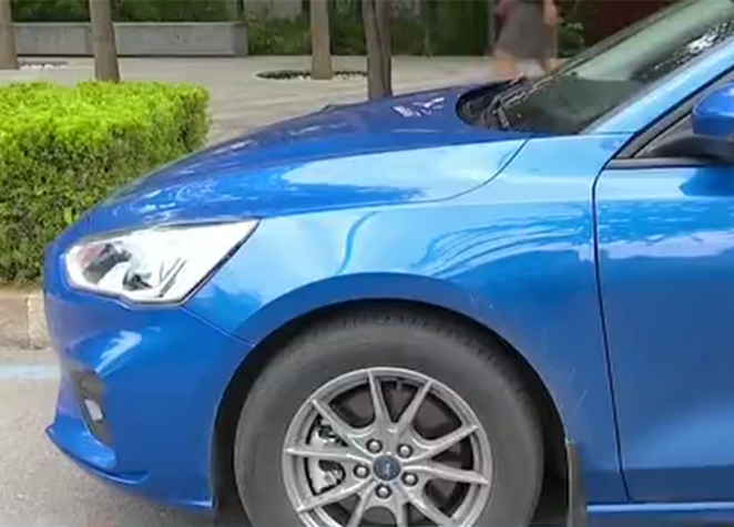 潍坊一市民购买福特新车四个月车漆起泡 检测后怀疑经过二次喷漆