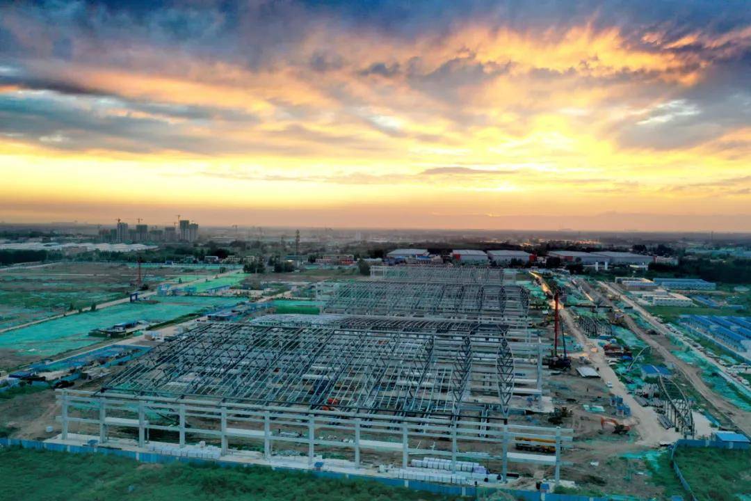 济南绿地国际会展中心一期开始封顶作业 计划明年10月份竣工交付