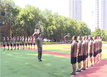 29秒丨立正，稍息！潍坊高新区100余名新兵开启役前训练生活