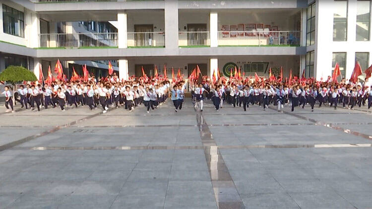 31秒｜滨州博兴一中学师生合唱 庆祝新中国成立71周年