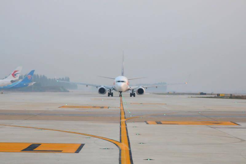 一跑两平滑新增7个机位 济南机场第二平行滑行道正式投运