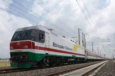中欧班列运行线达到73条 全国铁路10月11日起实施新的列车运行图