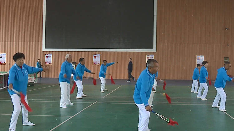 33秒丨九九重阳节 邹平市组织开展老年柔力球比赛