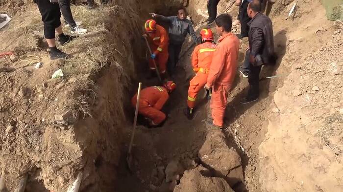 37秒丨工地坍塌导致工人被埋 滨州阳信消防紧急救援
