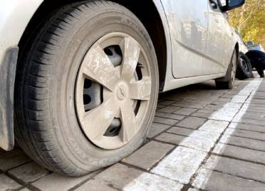 66秒丨18辆汽车轮胎一夜被扎 德州公安12小时迅速破案抓获嫌疑人