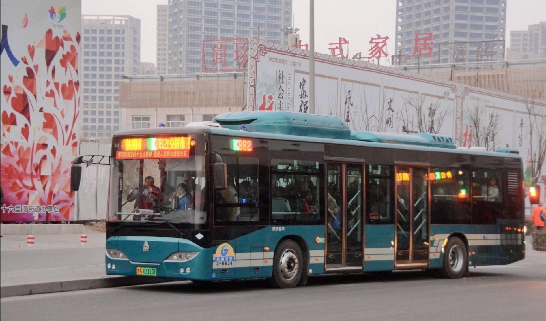 济南公交882路、889路优化调整部分运行路段 票价均为2元