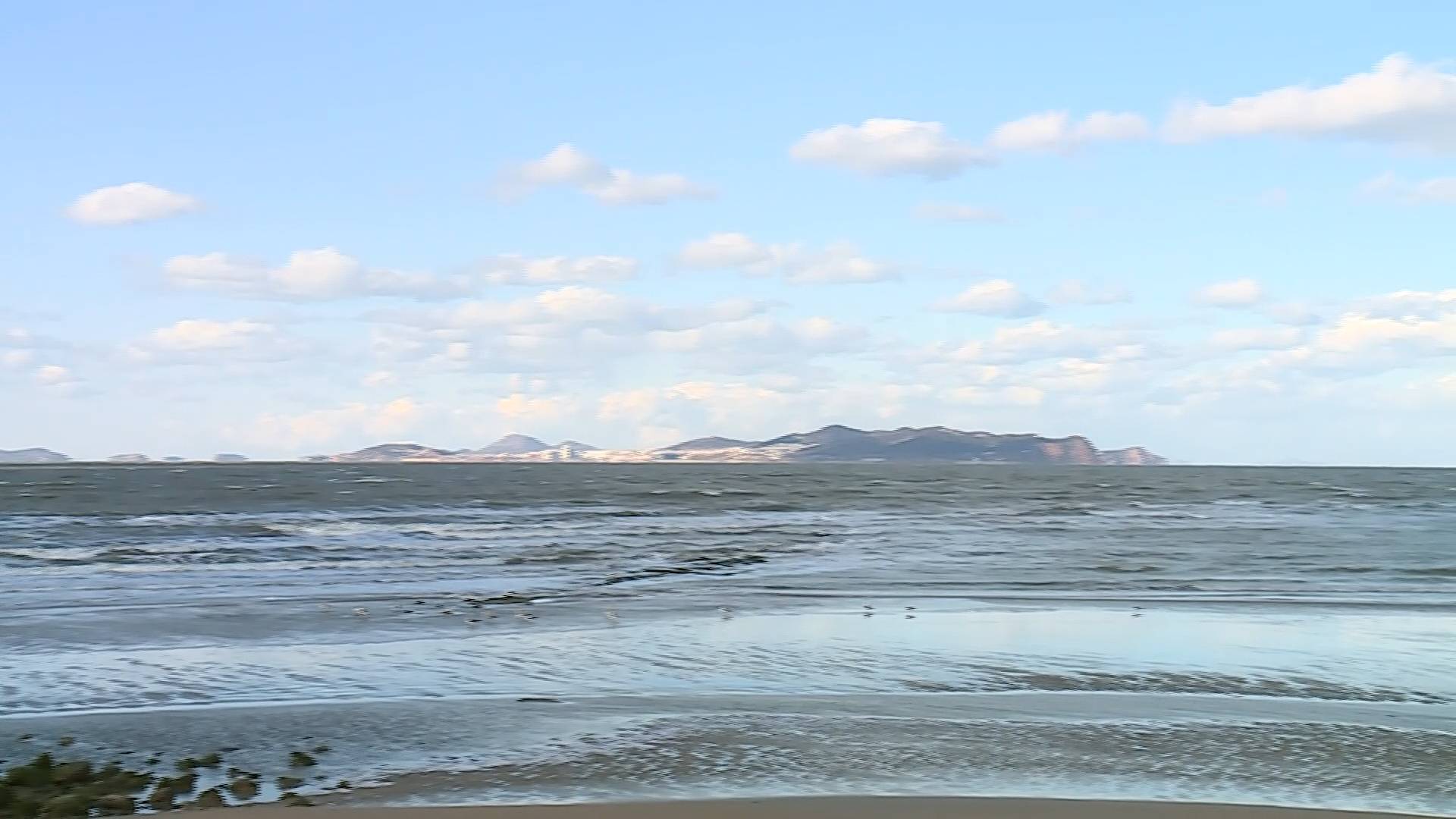 34秒丨烟台蓬莱海域再次出现海滋奇观 缥缈无踪恍若仙境