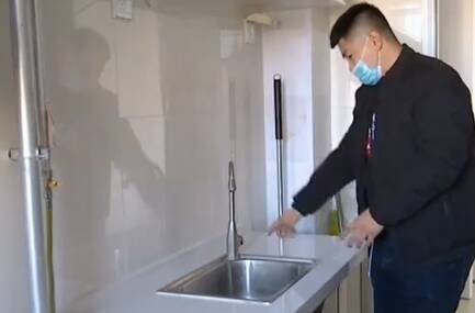 潍坊：安丘一业主办理停暖 为何家里水电表都被拆了