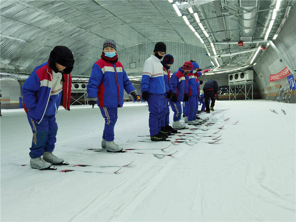 标准场地+专业培训+积极政策，吉林市以其冰雪运动基础为“3亿人上冰雪”助力