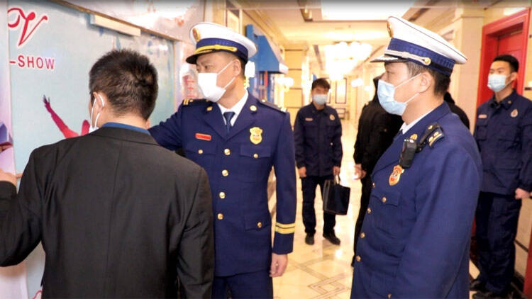 51秒丨滨州消防联合公安部门开展节前消防安全夜查行动  及时化解消防安全隐患