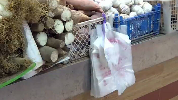济南“限塑令”来了！记者探访：菜市场仍提供不可降解塑料袋