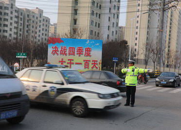 潍坊高密交警大队全警动员 应对强寒潮