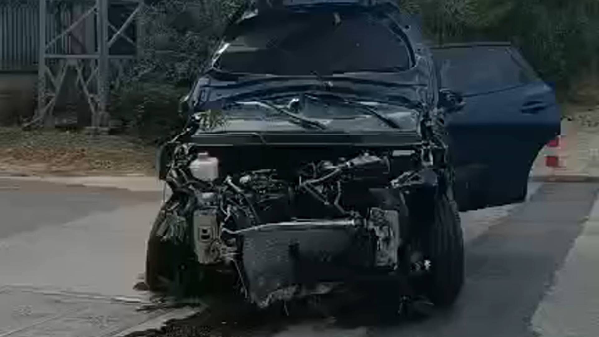 37秒｜广西南宁一新车与9辆电动车发生碰撞 致4死6伤