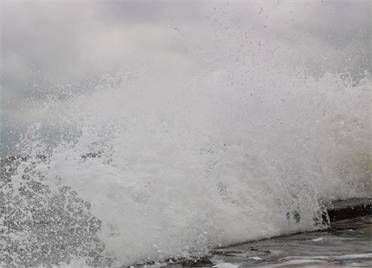 滨海游客和海上作业船只注意！28日，黄海海域将出现一次大浪到巨浪过程