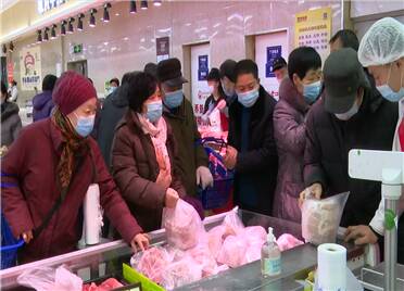 30秒丨42元每公斤！潍坊在市区14所大型超市投放100吨储备冻猪肉