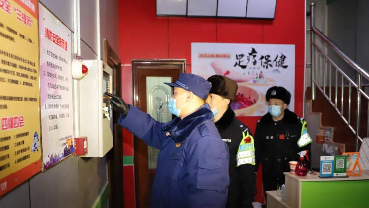 37秒丨護(hù)航春節(jié)！ “起底式”治安大清查 濱州無棣警方在行動(dòng)