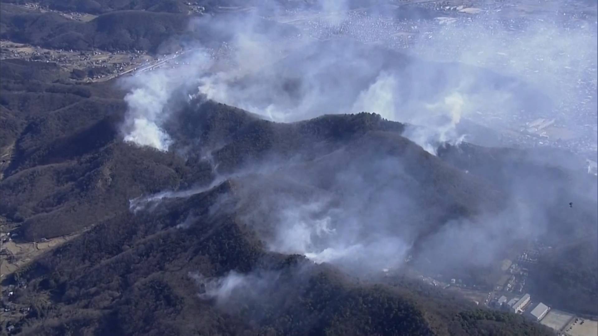 25秒｜日本栃木县发生森林大火 至少10公顷森林被毁