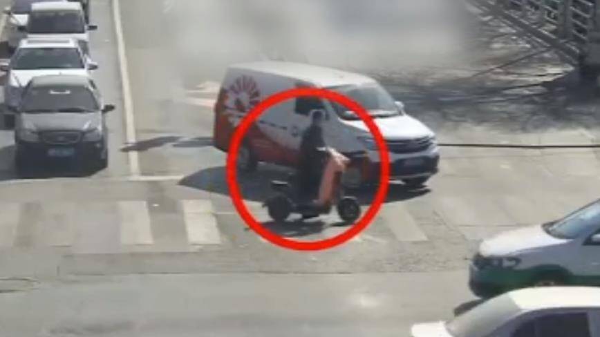 21秒丨发现未上锁电动车就推走 这一盗窃电动车嫌疑人被滨州公安抓获
