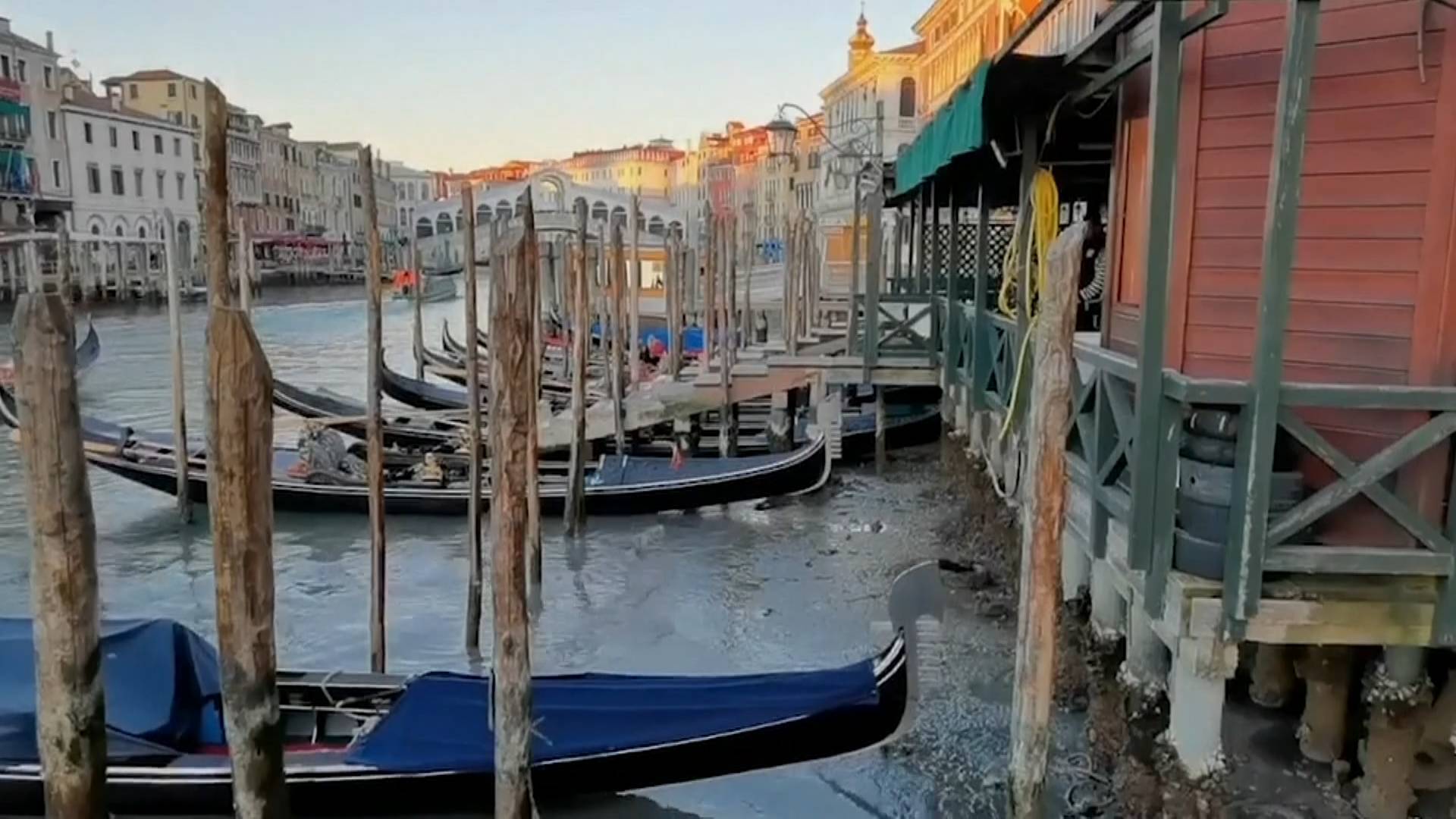 53秒｜“水城”缺水 意大利威尼斯遭遇罕见低水位