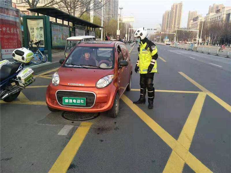 济宁公安交警支队开展公交专用道专项整治行动