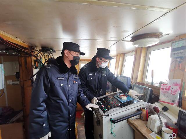 春季渔业执法在行动丨威海一未安装北斗信息终端渔船被抓扣