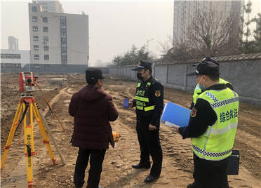 污染城市道路 潍坊昌乐4辆渣土车被依法处罚