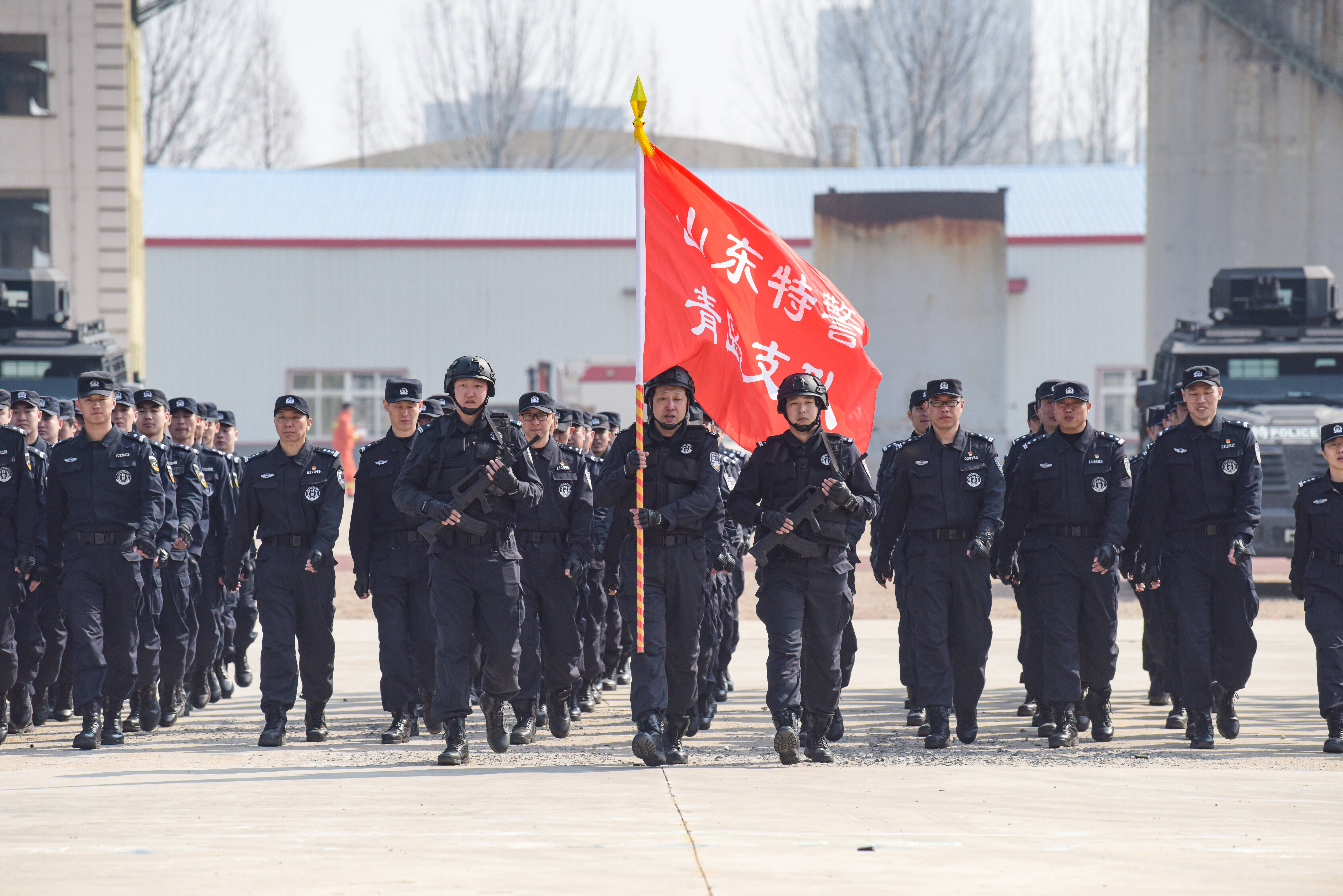 组图：青岛市公安局特警支队举办2021年全警实战大练兵