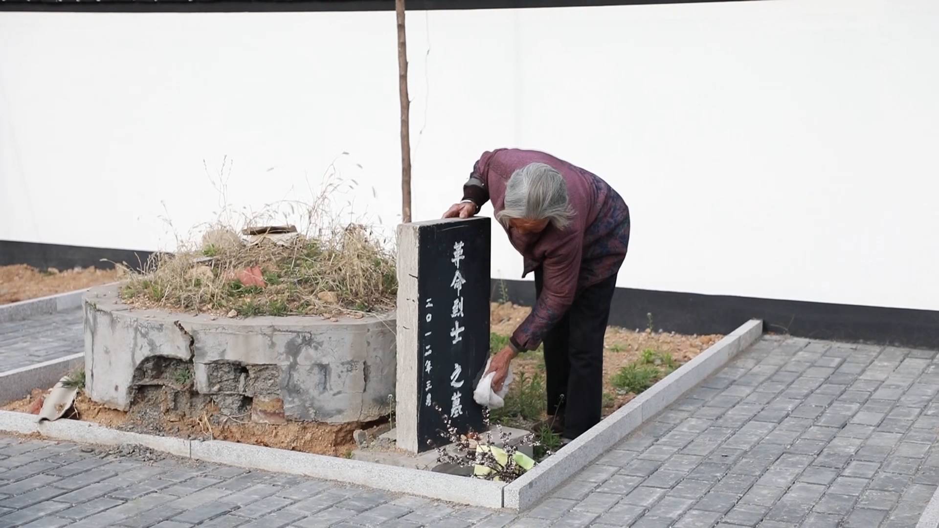 了不起的山东人｜泰安77岁老人37年义务守护无名烈士墓 嘱咐儿媳孙子世代守护下去